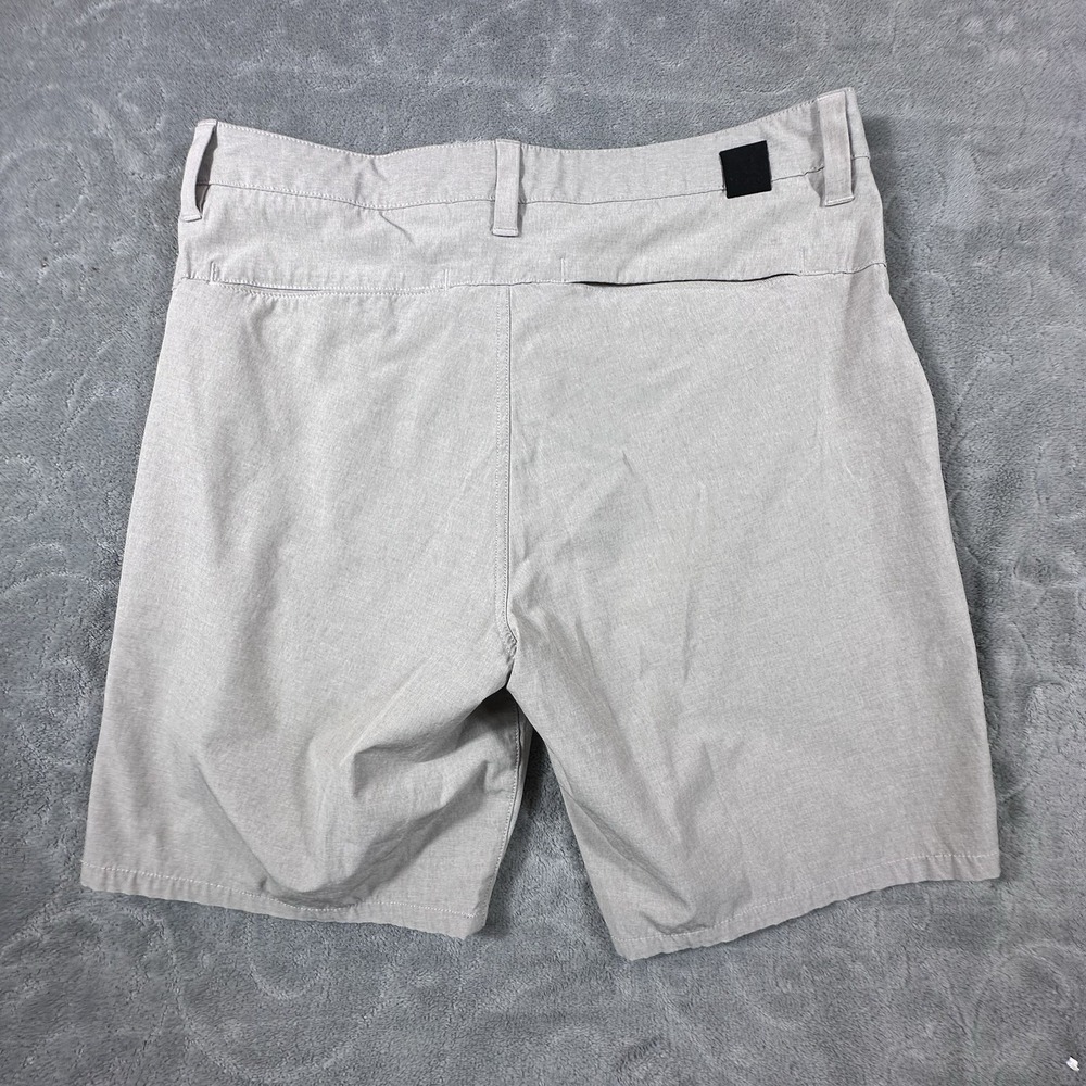 Vuori Aim Shorts Mens 30 Gray 8" Performance Golf Chino Zip Pocket Casual Preppy